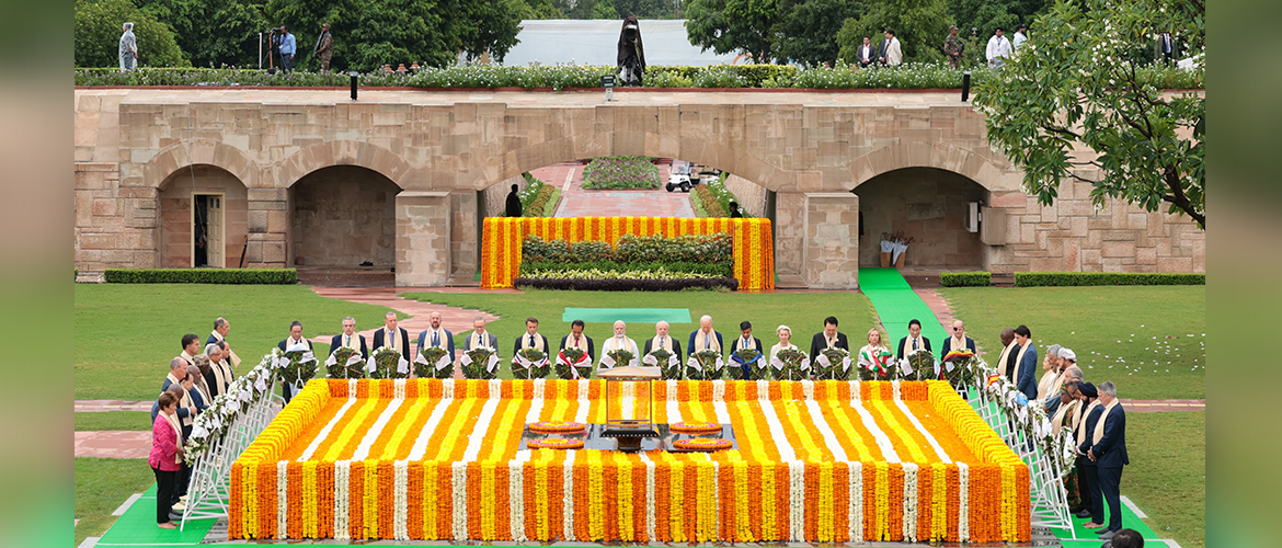  G20 leaders homage to Gandhi Ji at Rajghat